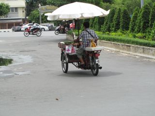三輪車